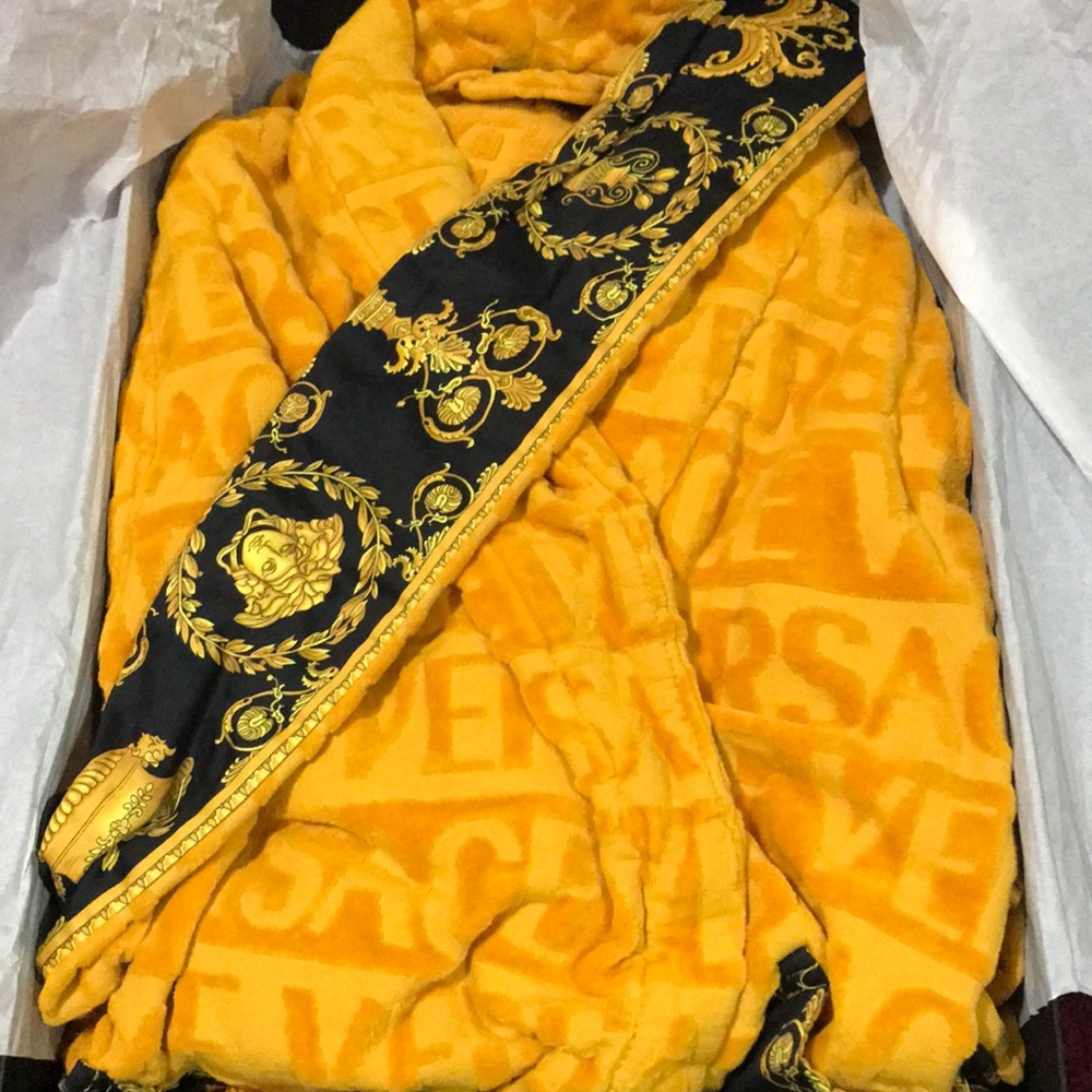 A 100% genuine Versace I ❤️ Baroque Bathrobe!!!
